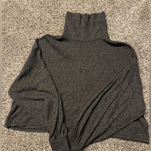 Hollister cropped turtleneck, Size XS, EUC
